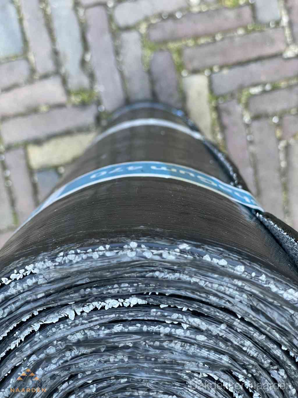 Rol bitumen dakleer met leislag voor plat dak in Naarden Rol bitumen dakleer met leislag voor plat dak in Naarden