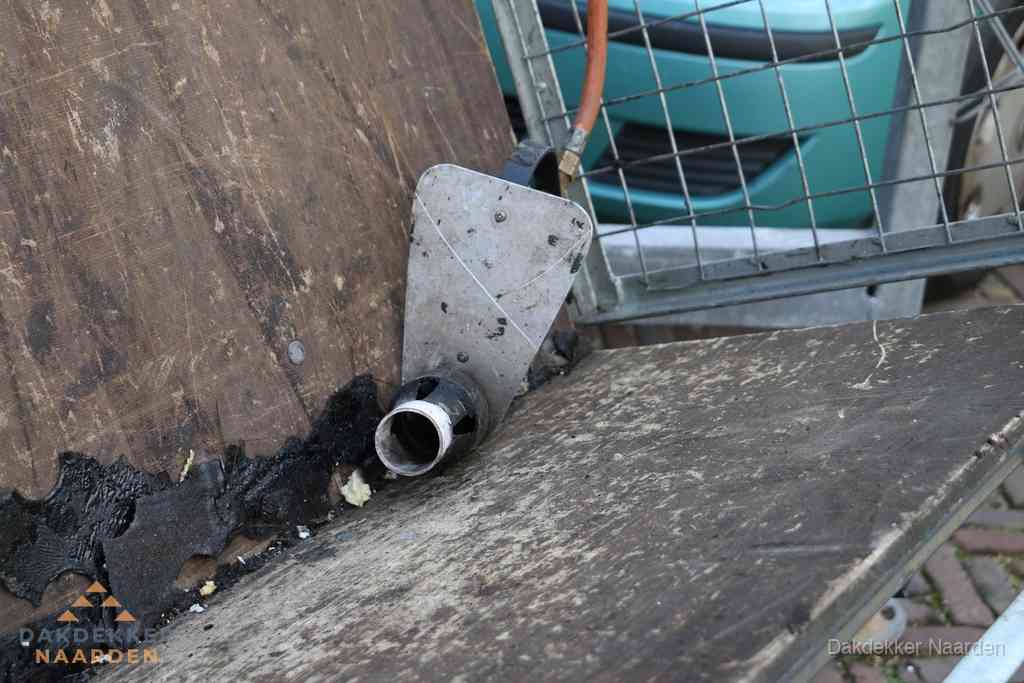 Gasbrander Bitumen Dakdekker Naarden